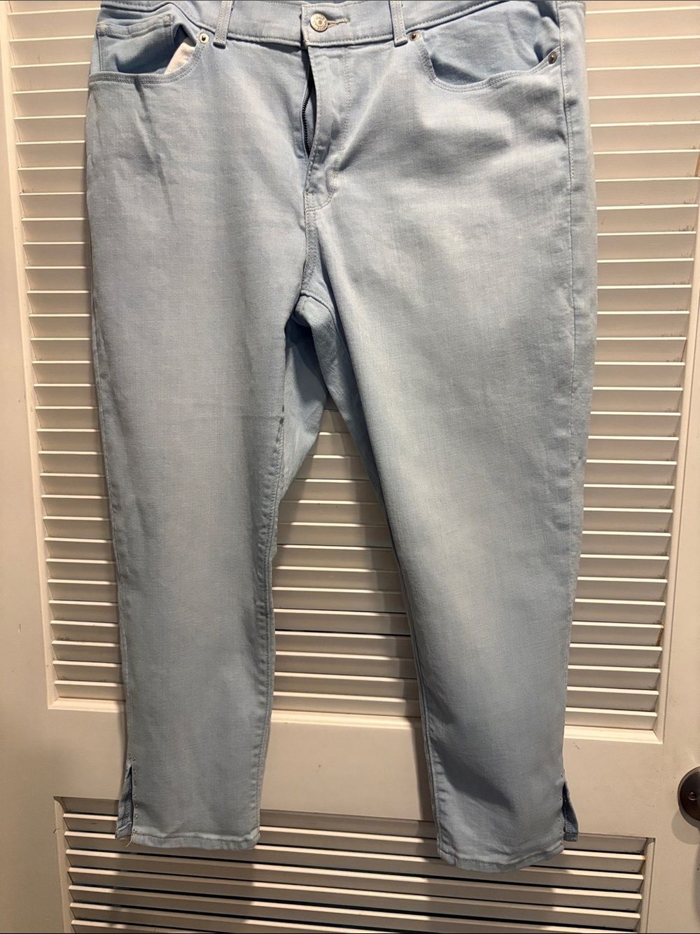 Levi's Light Blue Women's Cropped Jeans